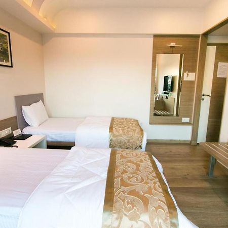 Seasons Hotel Mira-Bhayandar ภายนอก รูปภาพ
